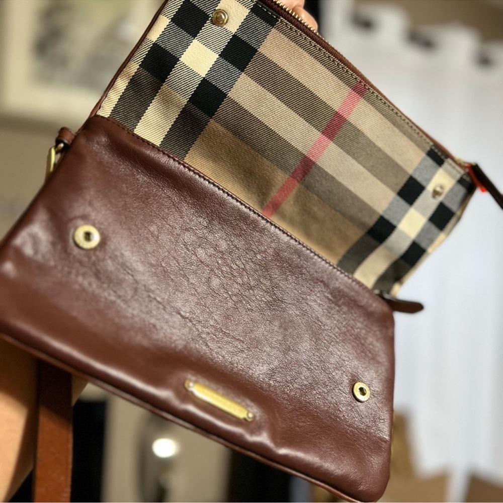 Burberry Plaid Clutch/Wristlet with Brown Leather Trim - Picture 4 of 16